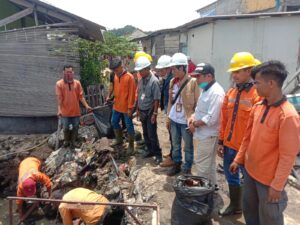 Mitra Kerja Kebersihan PT Pelindo (persero) Region 2 Panjang, Bersih-bersih
