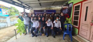 Agar Dapat Mandiri Seusai Bebas, Yayasan Anugerah Residivist dan Bapas Metro Gelar Pelatihan Papan Bunga kepada Narapida