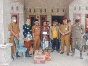 Ringankan Beban Korban Musibah Rumah Tertimpah Pohon, Baznas Tulang Bawang Berikan Bantuan
