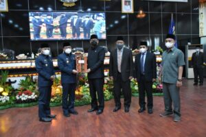 DPRD Kota Metro Beri Kritik dan Evaluasi 100 Hari Kerja Walikota Metro Dalam Paripurna LKPJ 2021
