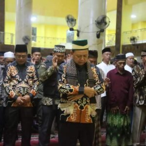 Bupati Dawam Lepas Jemaah Haji