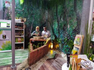 Bupati Dawam Pamerkan UMKM, Wisata dan Tarian di AOE 2022