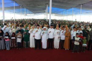 Gubernur Arinal Djunaidi Berikan Bantuan Dana Hibah Untuk Anak Yatim dan Rumah Ibadah