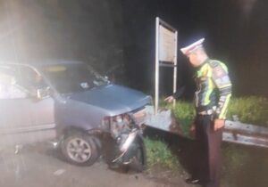 Satlantas Polres Tulang Bawang Olah TKP Kecelakaan di JTTS