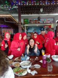 *de’Roses* Lampung Tembang Bareng Dengan Artis Senior Ermy Kulliy 