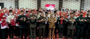 Bupati Tuba Winarti Berikan 320 SK PPPK