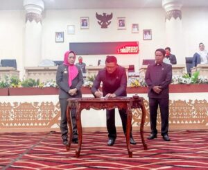 Rapat Paripurna DPRD kabupaten Tulang Bawang Dalam Rangka Pengesahan Program Pembentukan Peraturan Propemperda
