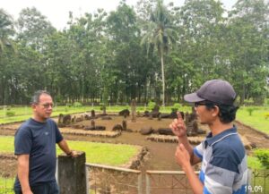 Ketua DPRD Lampung Minggrum Gumay Kunjungi Taman Purbakala