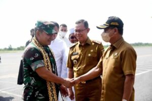 Ketua DPRD Mingrum Sambut Kedatangan Kasad