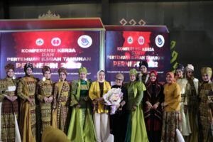 Ketua Dekranasda Riana Sari Arinal Hadiri Acara Pernefri Night