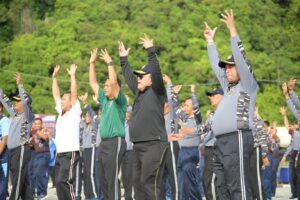 Gubernur Arinal dan Danlanal Kolonel Laut (P) Zul Fahmi Olahraga Bersama di Mako Lanal Caligi