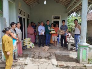 Peduli Korban Banjir, PT JJAA Berikan Bantuan Sembako