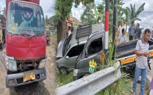 Satlantas Polres Tulang Bawang Olah TKP Kecelakaan Beruntun Yang Melibatkan Tiga Mobil