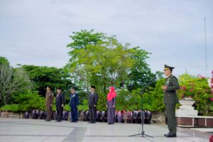 Bupati Winarti Berikan Tali Asih Dalam Rangka Peringatan Hari Pahlawan Tahun 2022