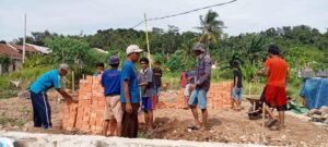 Warga Tanjung Baru Kompak Gotong Royong Bangun Mushola Nurul Amal