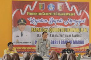 Pj Bupati Tulang Bawang Qudrotul Ikhwan Tinjau SMA N 1 Banjar Margo dan Taman Simpang Penawar