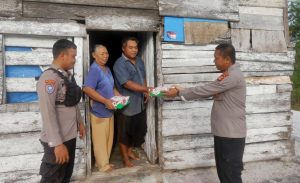 Polres Tulang Bawang Bagikan 85 Nasi Kotak Gratis, Tiap Hari Selama Bulan Suci Ramadhan 1444 H