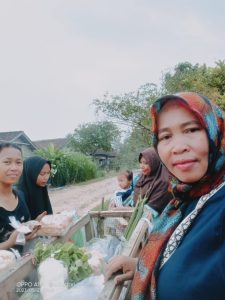 Ini Kata Sri Lestari, Caleg Lamsel Yang Berprofesi Sebagai Pedagang Sayur Keliling