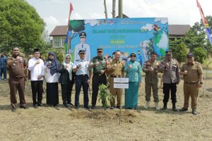 Hari Lingkungan Hidup, PJ Bupati Bersama Forkopimda Kab.Tulang Bawang Menanam 8730 Pohon
