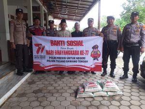 Sambut HUT Bhyangkara Ke 77, Polsek Tulang Bawang Tengah Bagikan Bansos ke Pondok Pesantren