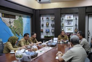 Gubenur Arinal dan Kepala BPKAD Marindo Terima Jajaran BPN Lampung