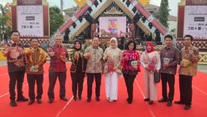 Pj Bupati Tulang Bawang Bapak Drs.Qudrotul Ikhwan.,MM hadiri Karnaval Budaya Maskland Festival Krakatau ( K-Fest) Tahun 2023