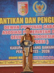 Pj Bupati Tulang Bawang Qudrotul Ikhwan Hadiri Pelantikan dan Pengukuhan Pengurus DPC APDESI Tuba