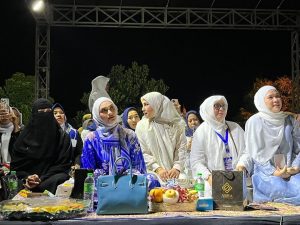 Putri Zulkifli Hasan Terharu