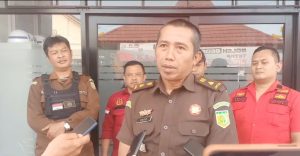 Usai Periksa Sekda, Kasi Intel Kejari Lamteng Topo Dasawulan Segera Simpulkan Tersangka Dalam Dugaan Pungli KKLTB