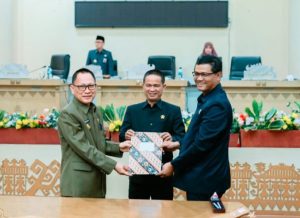 Pj Bupati Tulang Bawang Hadiri Rapat Paripurna DPRD Kab.Tulang Bawang Tentang  APBD 2024