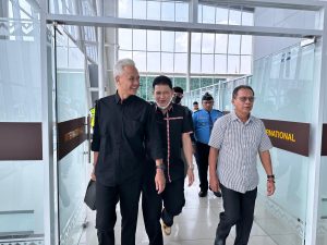 Mingrum Gumay, Pun Edward, Sutono dan Umar Ahmad, Sambut Ganjar di Bandara