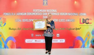 Bangga, Sekretariat DPRD Lampung Raih Penghargaan Sekretariat JDIHN Terbaik I