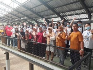 Mahasiswa Lima Negara Summer Program IIB Darmajaya Belajar Waste Management di Metro