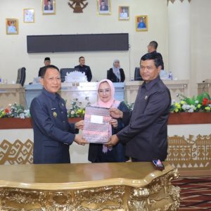 Rapat Paripurna DPRD Kabupaten Tulang Bawang Mengesahkan APBD Tahun Anggaran 2024