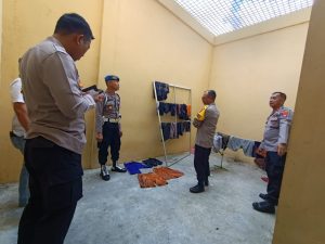 ANTISIPASI TAHANAN KABUR, KAPOLRES TUBABA CEK KEAMANAN SEL