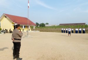 Bhabinkamtibmas Polsek Menggala Paparkan Dampak Bullying di Sekolah dan Cara Mencegahnya