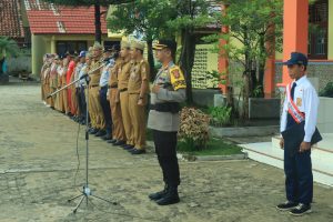 Kapolres Tulang Bawang Barat bersama Forkopimda Pimpin Upacara di SMP Negeri 6 Tulang Bawang Barat