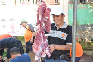 DPD PKS Tanggamus Bersama Masyarakat dan Simpatisan Sembelih Tujuh Hewan Kurban