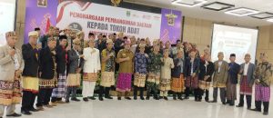 150 Tokoh Adat Terima Penghargaan, Bupati Lamteng Diberi Catatan Untuk Perioritaskan Kepentingan Publik dan Masyarakat Miskin