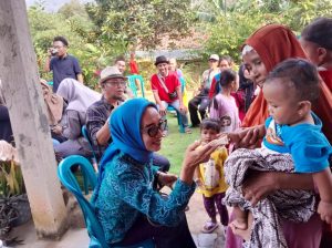 Misnandri Berbagi, Warga Mengaku Senang Terima Bantuan Paket Sembako