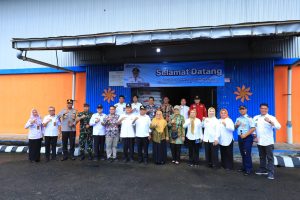 Kunker,Pj Bupati Tulang Bawang Dampingi Pj Gubernur Lampung Melakukan Peninjauan Gudang Bulog