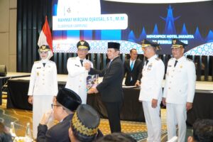 Disaksikan Oleh Gubernur Lampung, Bupati dan Wakil Bupati Kabupaten Tubaba Lakukan Serah Terima Jabatan