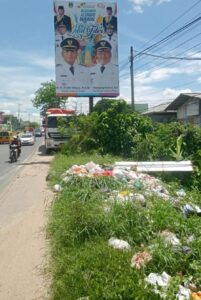 Persoalan Sampah Menumpuk Dipinggir Jalan Dikeluhkan Masyarakat