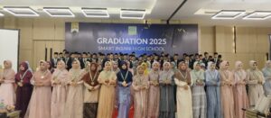 103 Siswa Siswi SMP IT Smart Insani Lulus, Iwan Hari Purnomo : Jadilah Orang Orang Hebat dan Pemimpin Dimasa Depan
