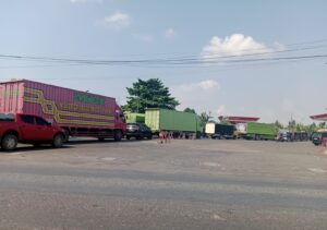 Antrean BBM di SPBU Seputih Jaya Bikin Macet, Warga Gerah
