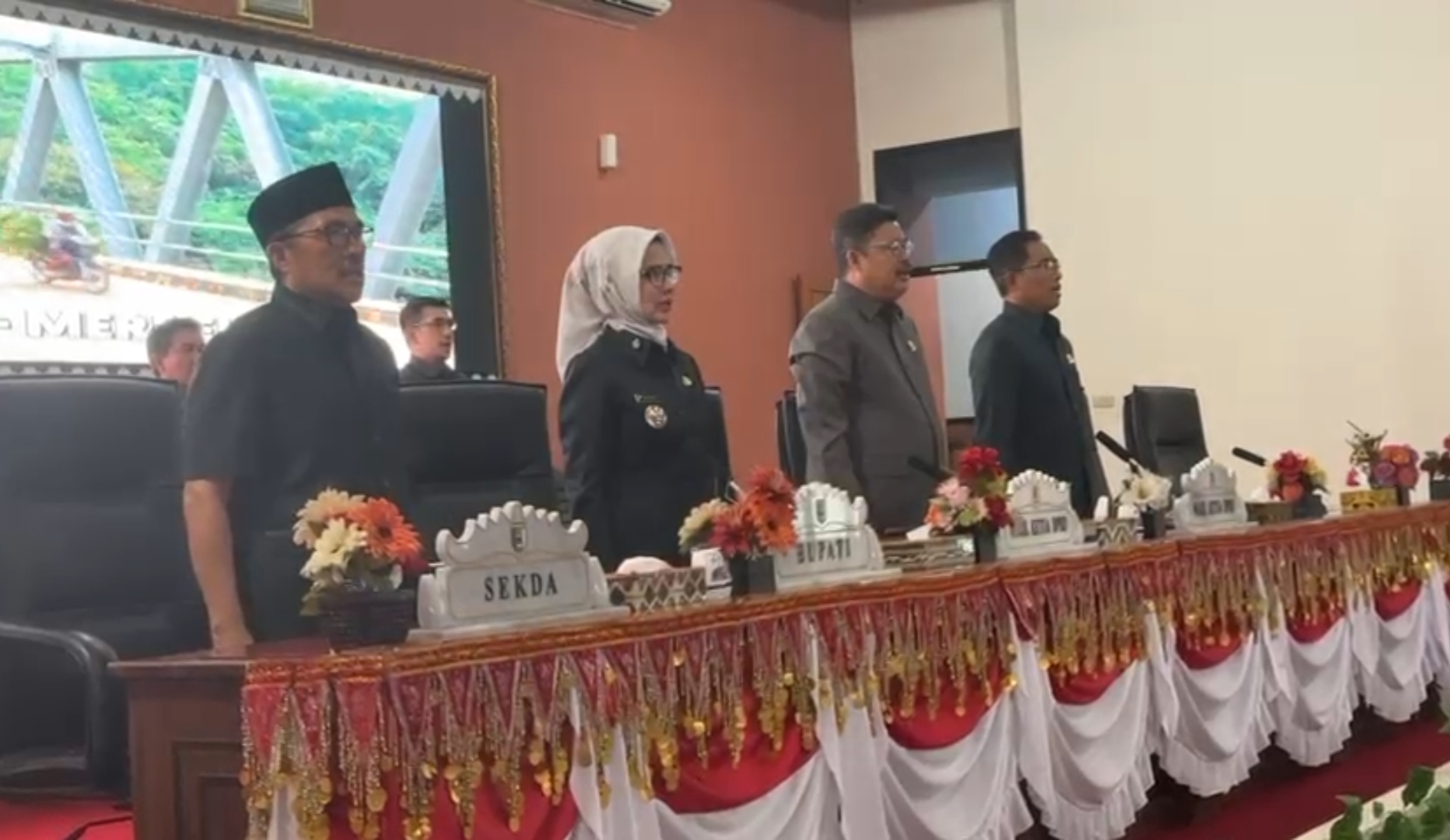DPRD Pesawaran Gelar Rapat Paripurna Penandatanganan Nota Kesepakatan Bersama KUA dan PPASP 2025