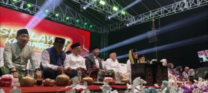 Masyarakat Lampung Tengah Bersholawat Bareng Gus Miftah Dalam Solawat Kebangsaan