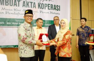 Bupati Ardito Buka Seminar Pelatihan Notaris Pembuat Akta Koperasi