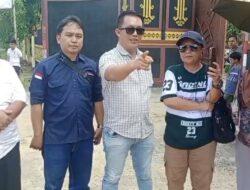 Masyarakat Potong Kambing di Depan Kantor Pemkab Lamteng, Simbol Buang Kesialan Agar Pemimpin Lebih Amanah