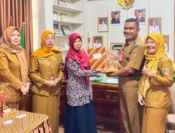 Kadisdikbud Lamteng Beri Hadiah Pemenang Lomba UKS Tingkat PAUD, SD dan SMP